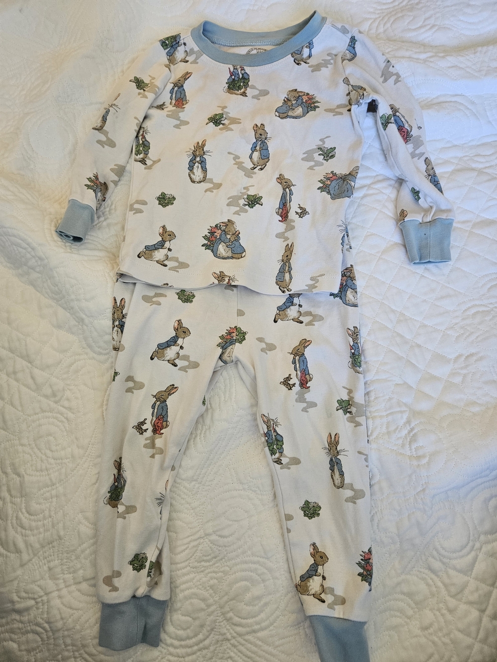 Pottery Barn Kids Peter Rabbit Print Pajama Set - White with Light Blue Trim